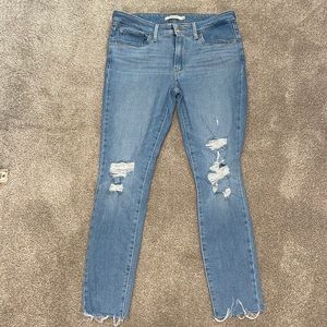 Levi’s Womens Skinny jeans, size 29